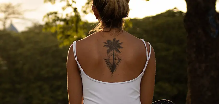Tatuaggio ad Albero sulla spalla