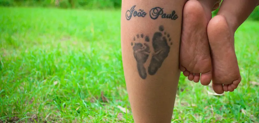 Tatuaggio sul polpaccio – Tatuaggio Famiglia
