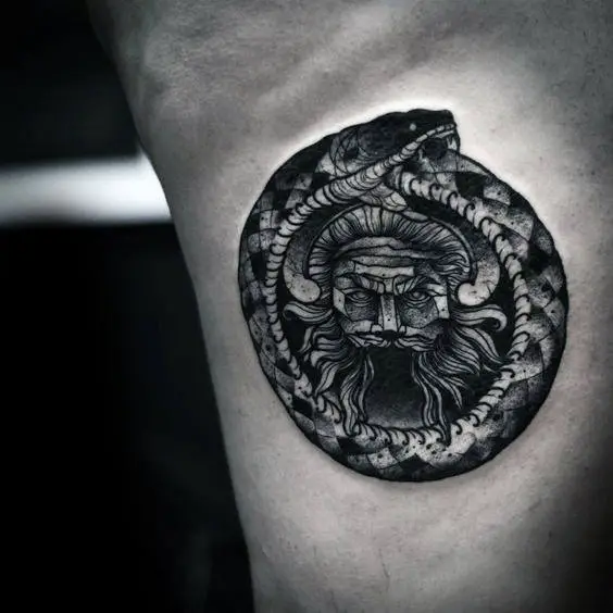 Storia del tatuaggio Uroboro