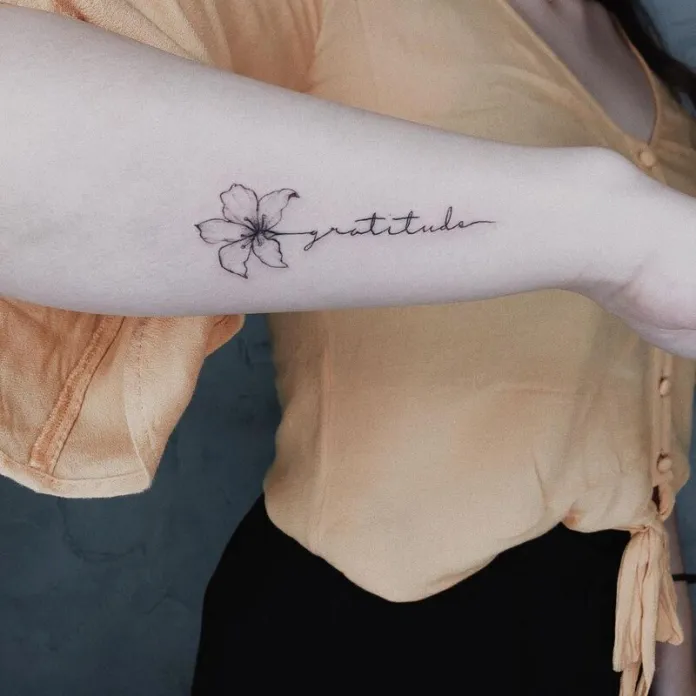 tatuaggi fiori stilizzati